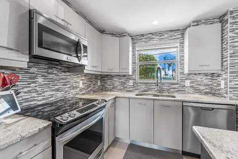 $429,000 | 2311 Northeast 36th Street, Unit 1A, Lighthouse Point, FL 33064