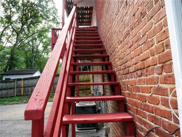 a view of entryway with shower
