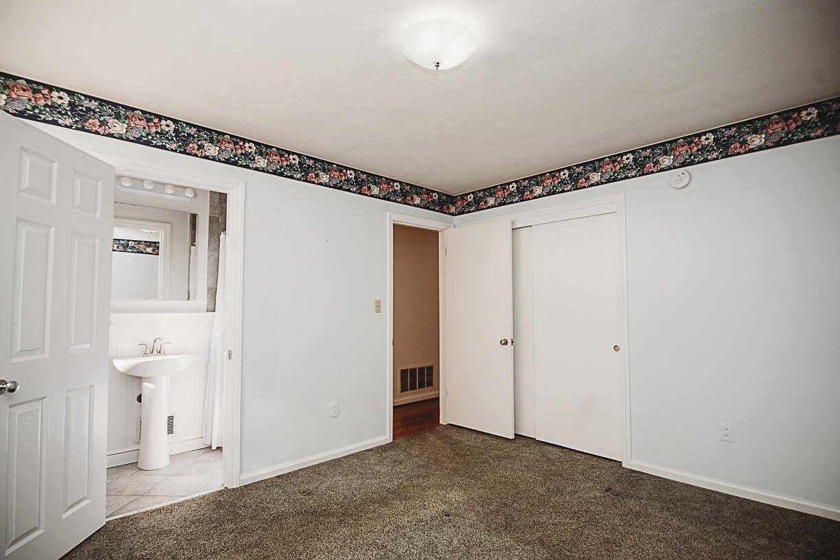 3226 Rasmont Road Roanoke, VA 24018 - Photo 13 of 25 Master Bedroom_