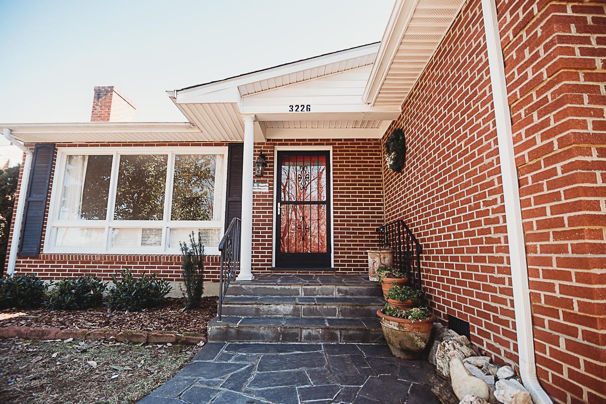 3226 Rasmont Road Roanoke, VA 24018 - Photo 3 of 25 Front Porch