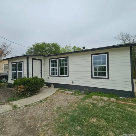 $1,795 | 4150 Commercial, San Antonio, TX 78221