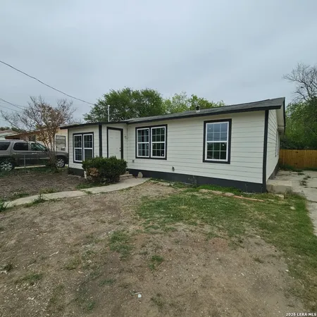 $1,795 | 4150 Commercial, San Antonio, TX 78221