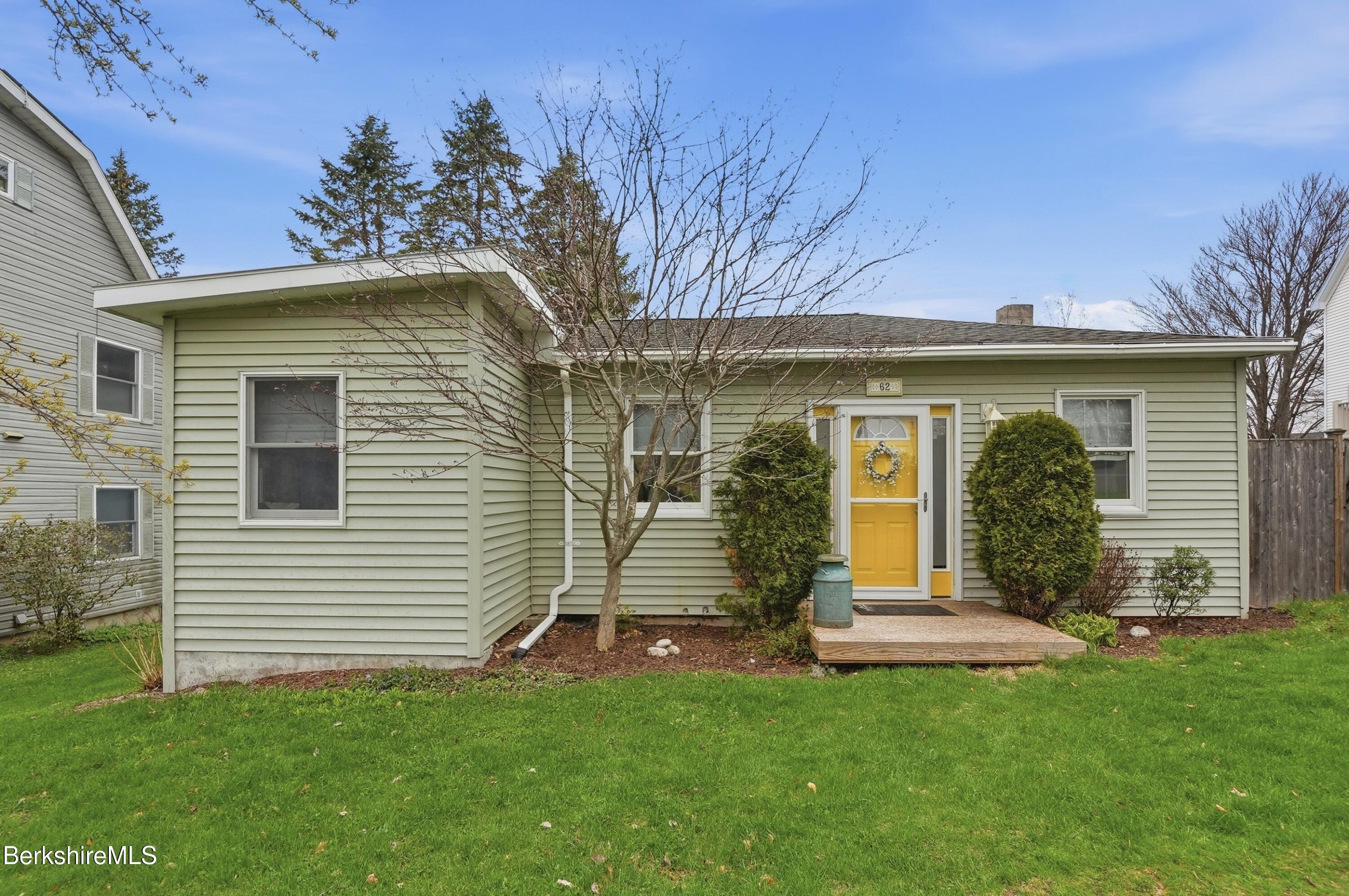 62 Thomas Road Pittsfield, MA 01201 - Photo 1 of 28 008_dsc09339