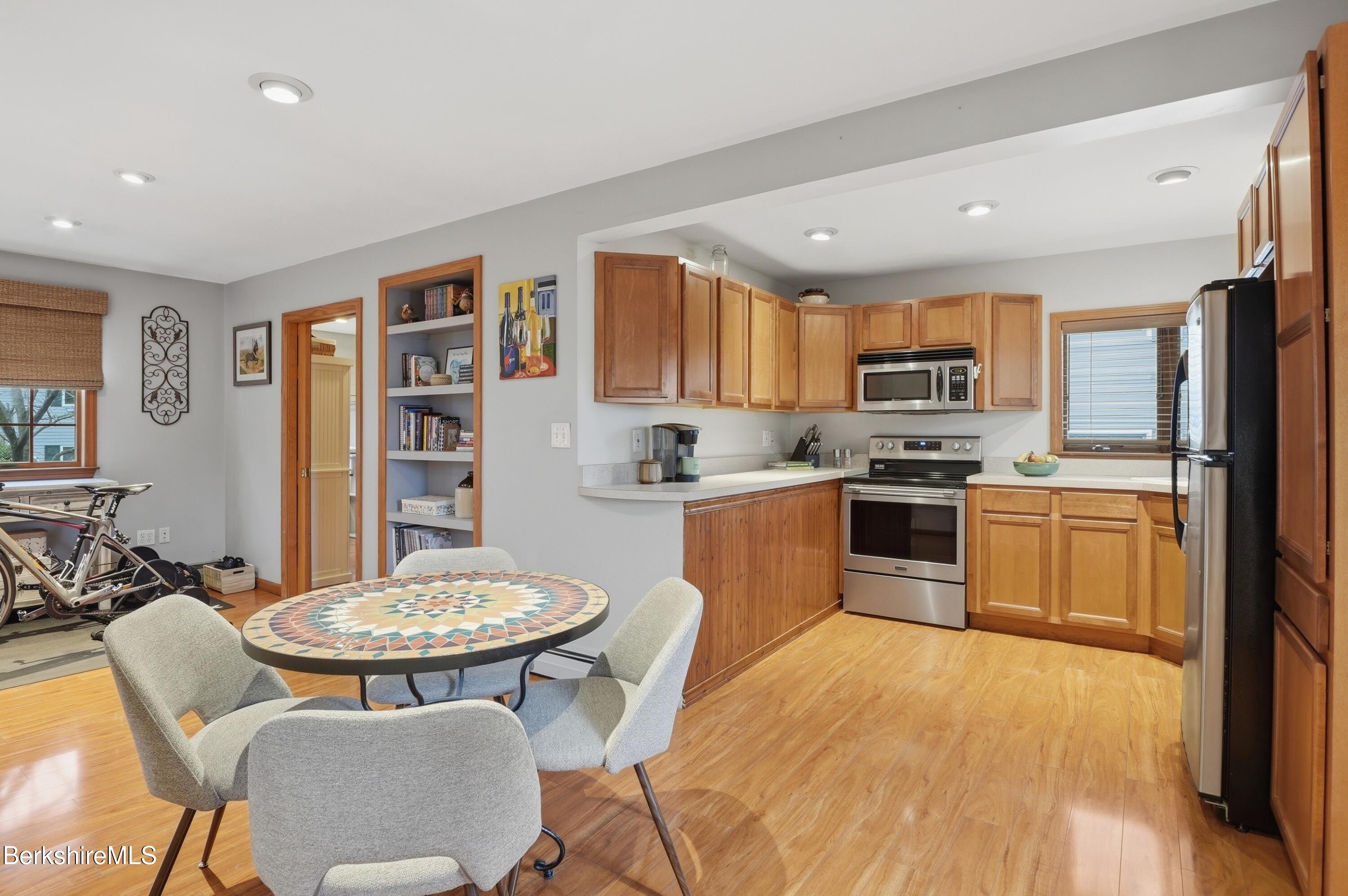 62 Thomas Road Pittsfield, MA 01201 - Photo 11 of 28 016_dsc09387