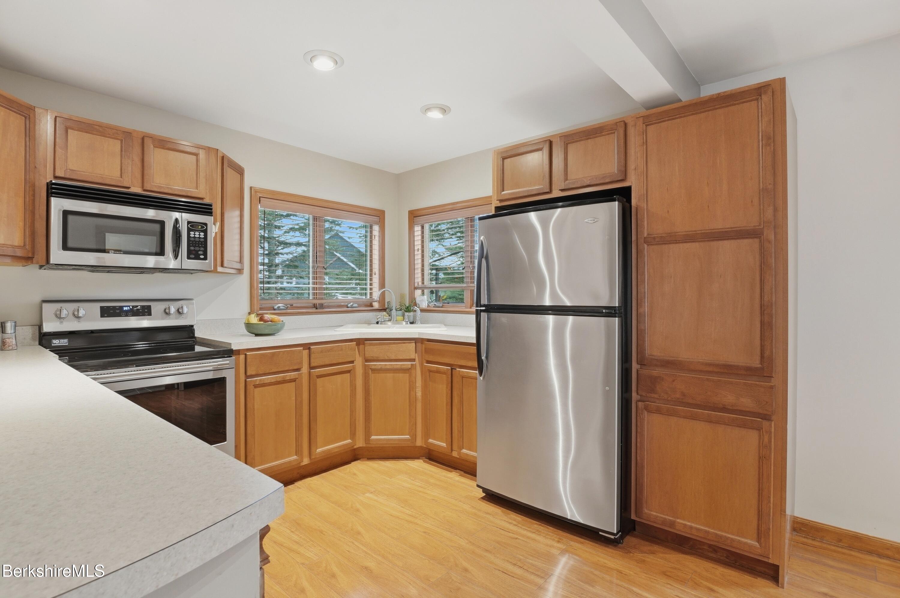62 Thomas Road Pittsfield, MA 01201 - Photo 13 of 28 019_dsc09396