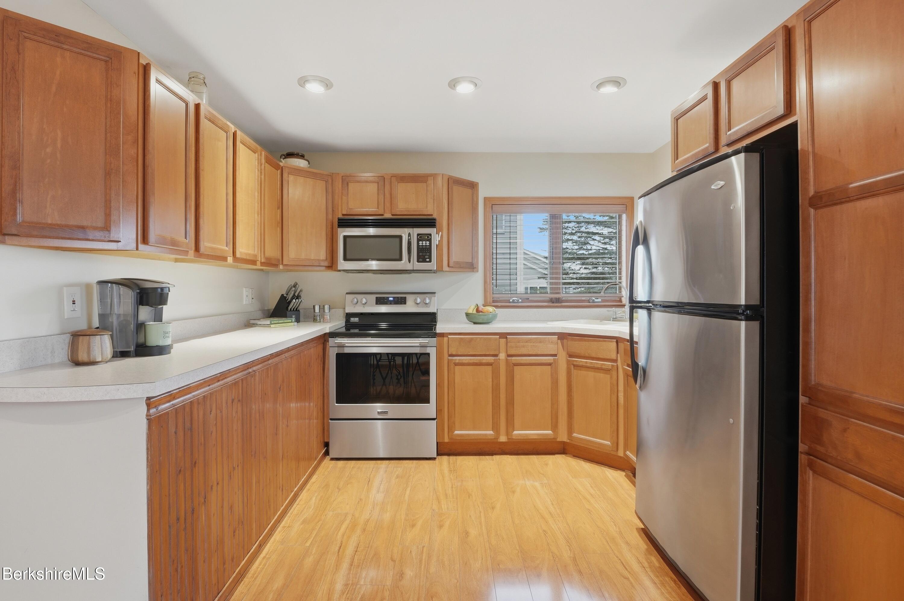 62 Thomas Road Pittsfield, MA 01201 - Photo 14 of 28 018_dsc09393