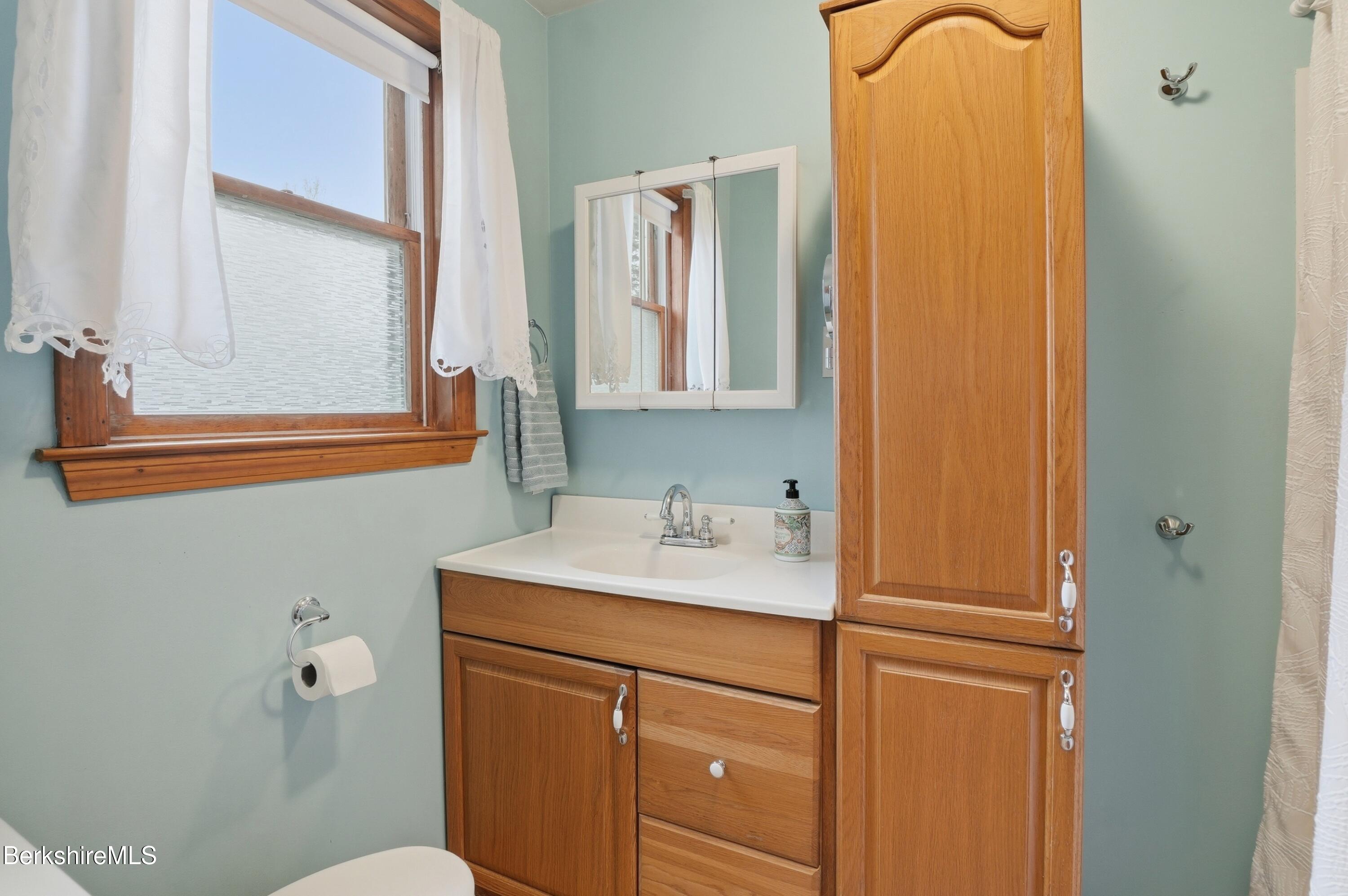 62 Thomas Road Pittsfield, MA 01201 - Photo 18 of 28 031_dsc09402