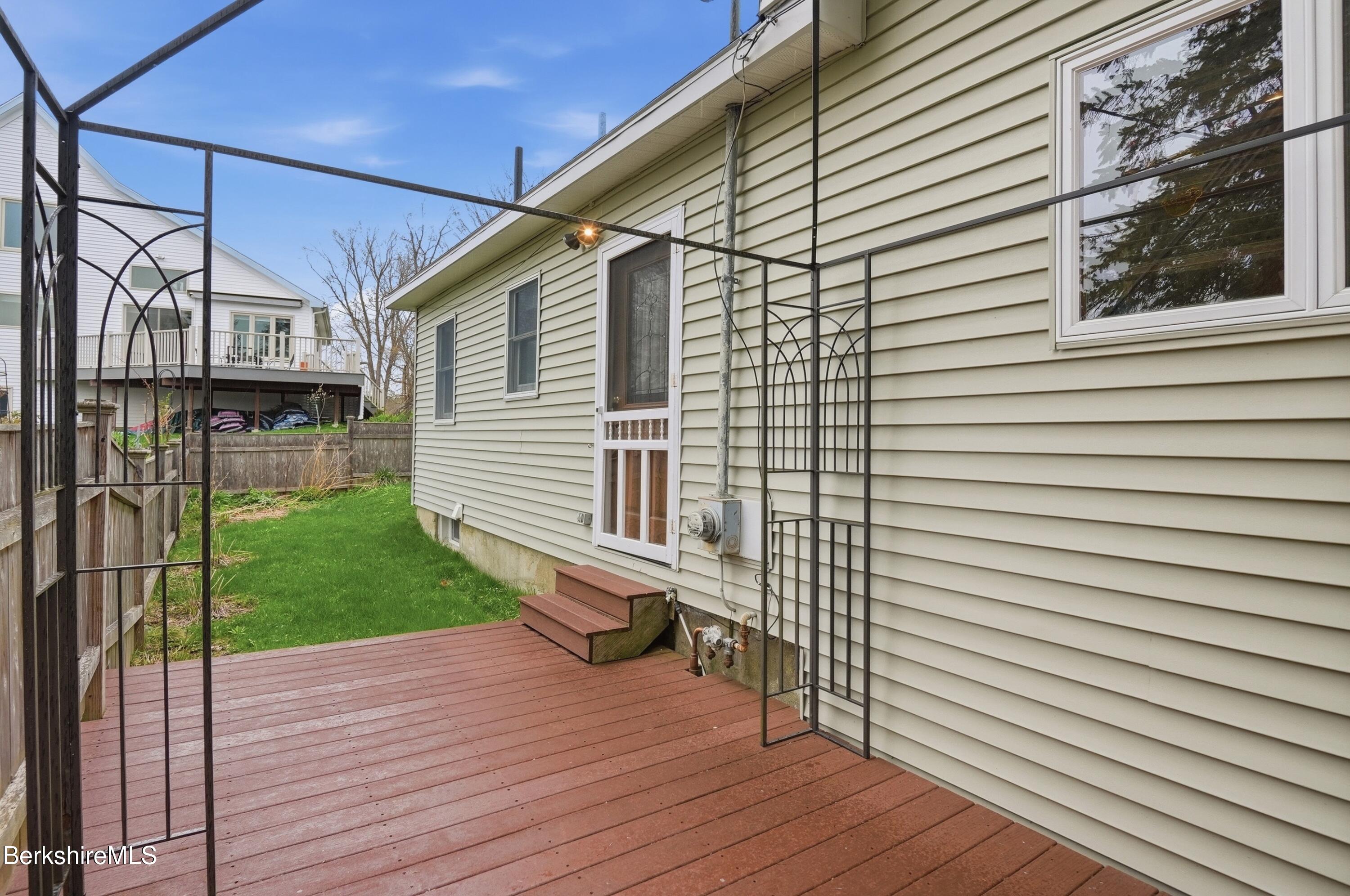 62 Thomas Road Pittsfield, MA 01201 - Photo 23 of 28 040_dsc09363