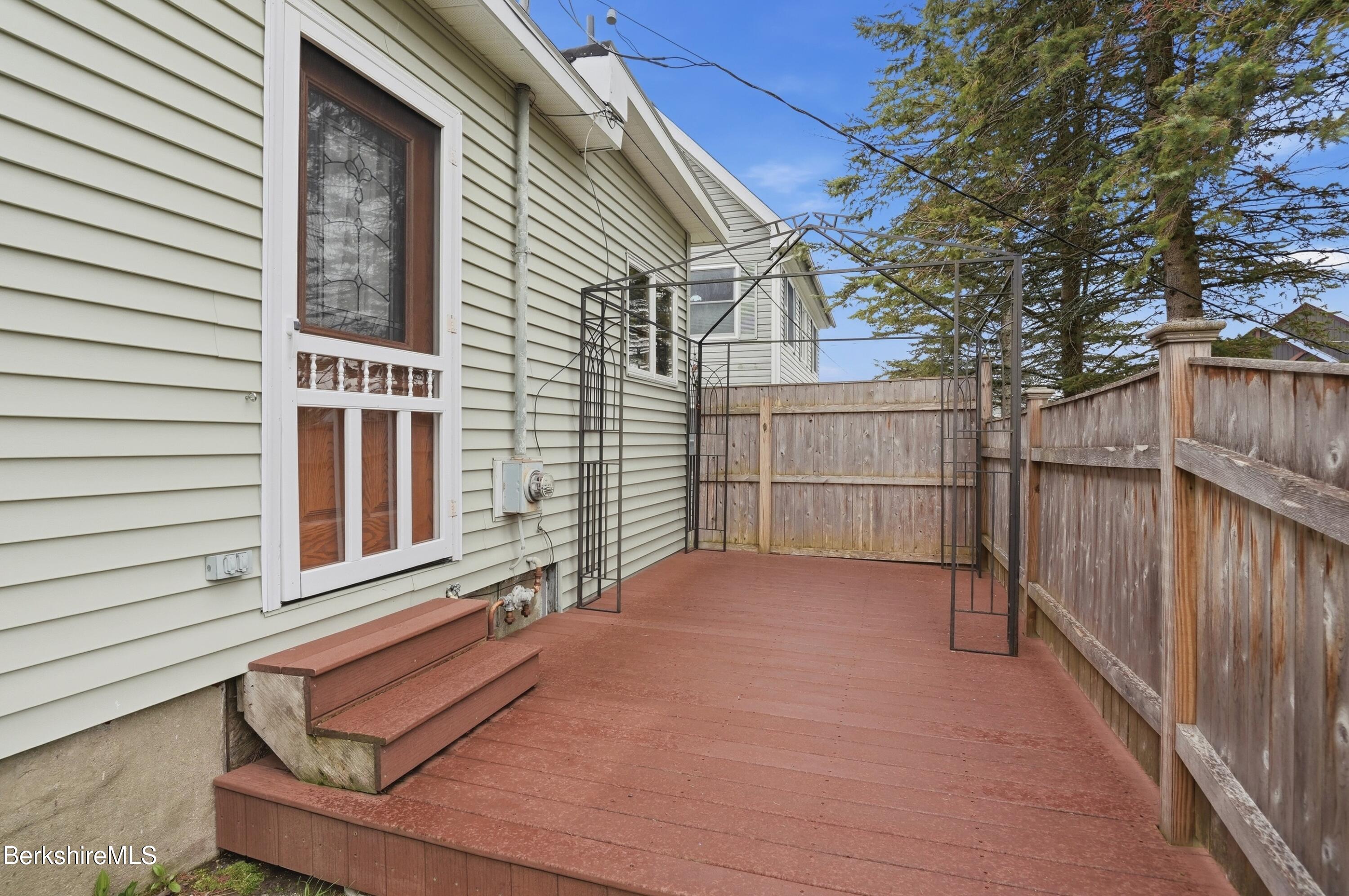 62 Thomas Road Pittsfield, MA 01201 - Photo 25 of 28 041_dsc09366