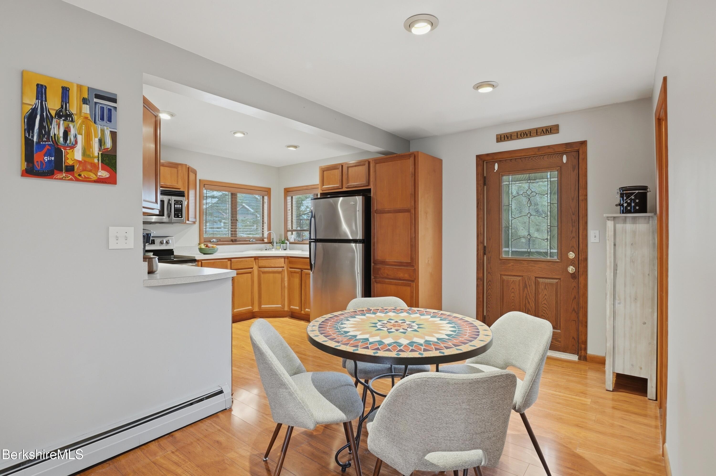 62 Thomas Road Pittsfield, MA 01201 - Photo 10 of 28 015_dsc09384