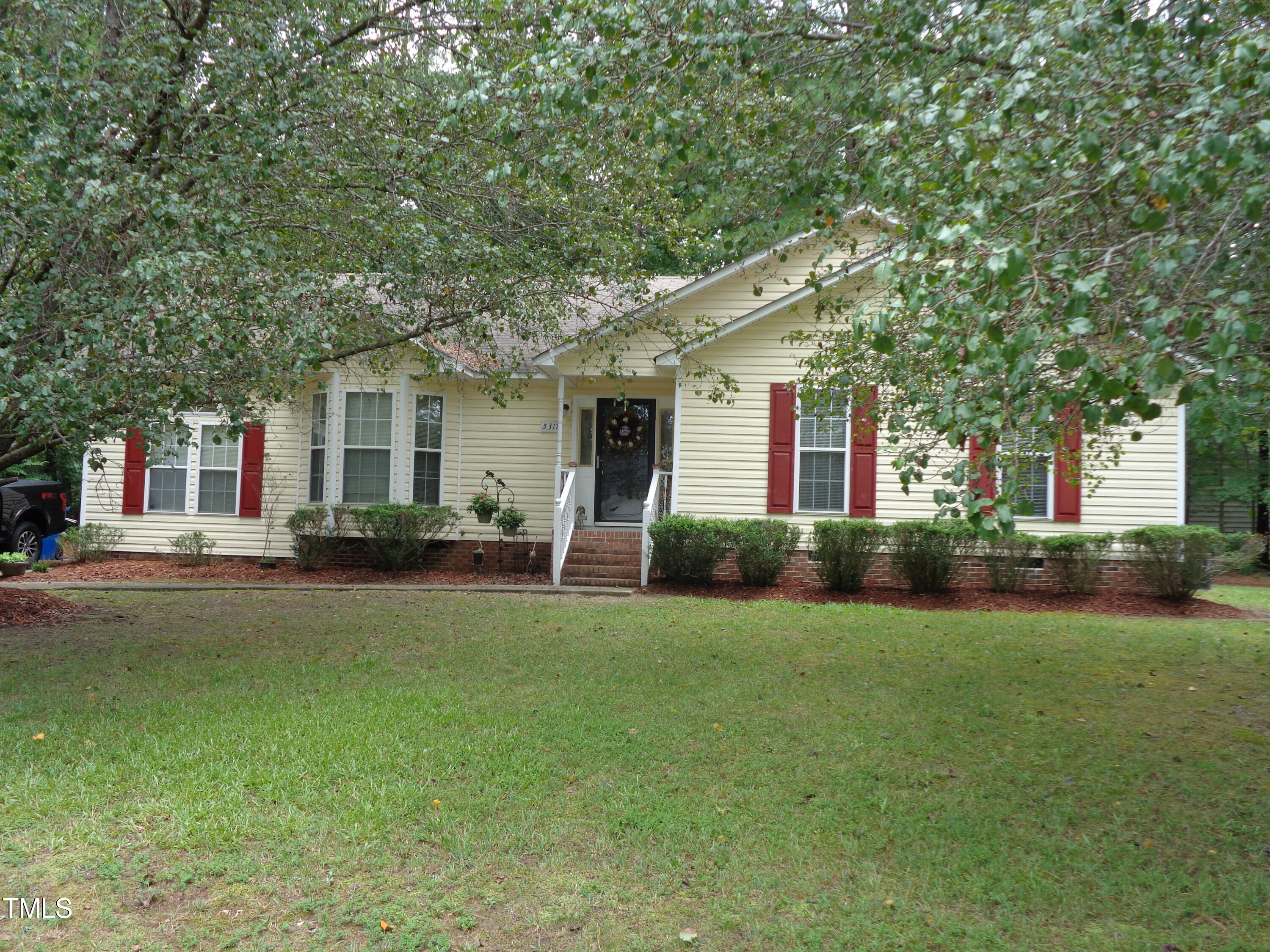 5317 Dunrobin Court Raleigh, NC 27610 - Photo 2 of 17 DSC01536