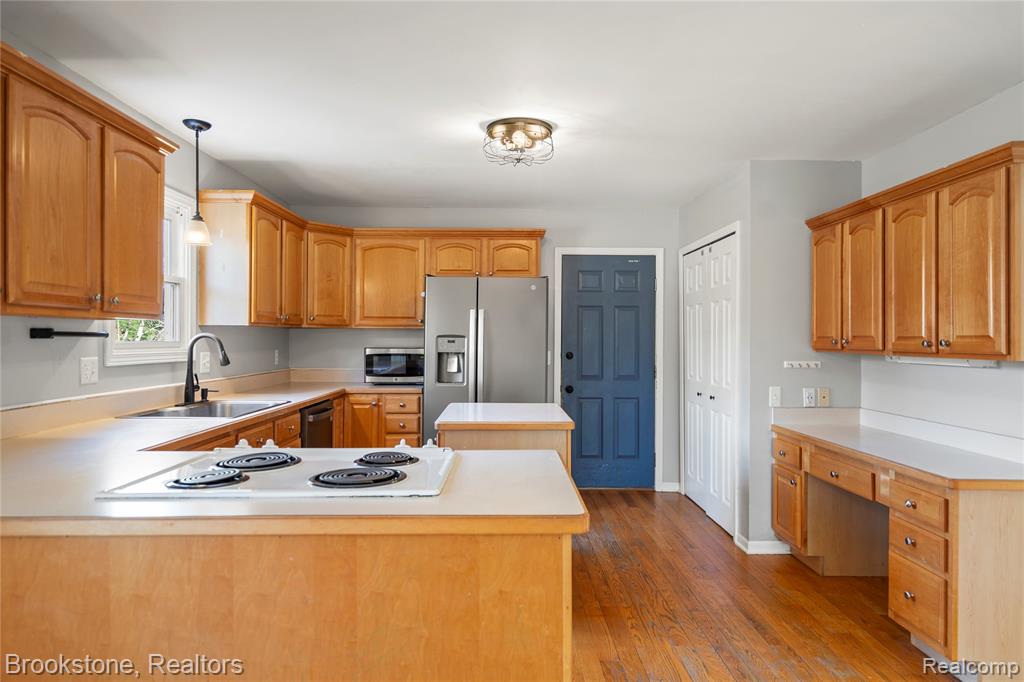 6189 Hall Road Dryden, MI 48428 - Photo 15 of 59