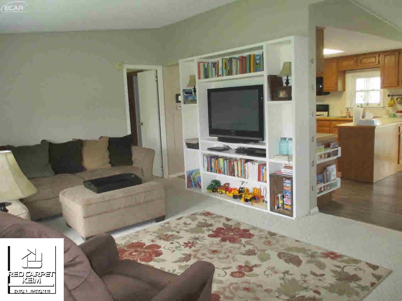 12328 East Richfield Road Davison, MI 48423 - Photo 3 of 24 21140241-2.JPG