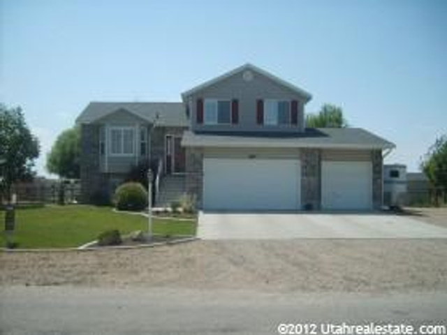5877 South 6950th Street West Hooper, UT 84315 - Photo 1 of 1 This Home has Many Great Features! Too Many to Mention!! You will definitely Want to Put This Home on Your "Must See" List!