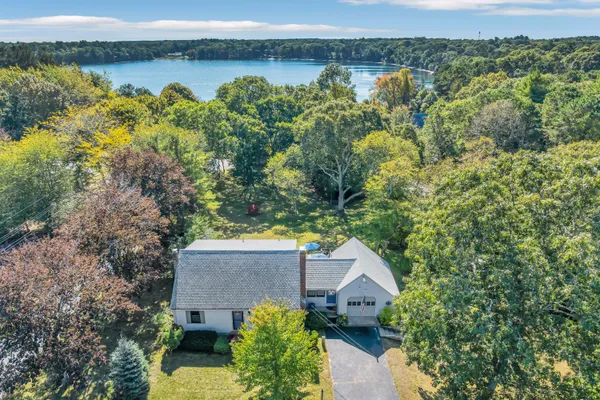 $715,000 | 9 Mansfield Avenue, Marstons Mills, MA 02648
