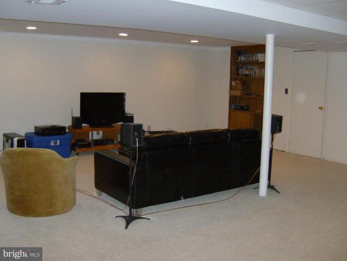 2410 Steele Road Baltimore, MD 21209 - Photo 13 of 14 Family Room