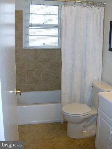 2410 Steele Road Baltimore, MD 21209 - Photo 6 of 14 Bath #1