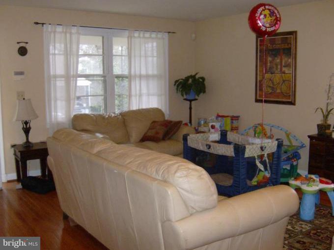 2410 Steele Road Baltimore, MD 21209 - Photo 10 of 14 Living Room #2
