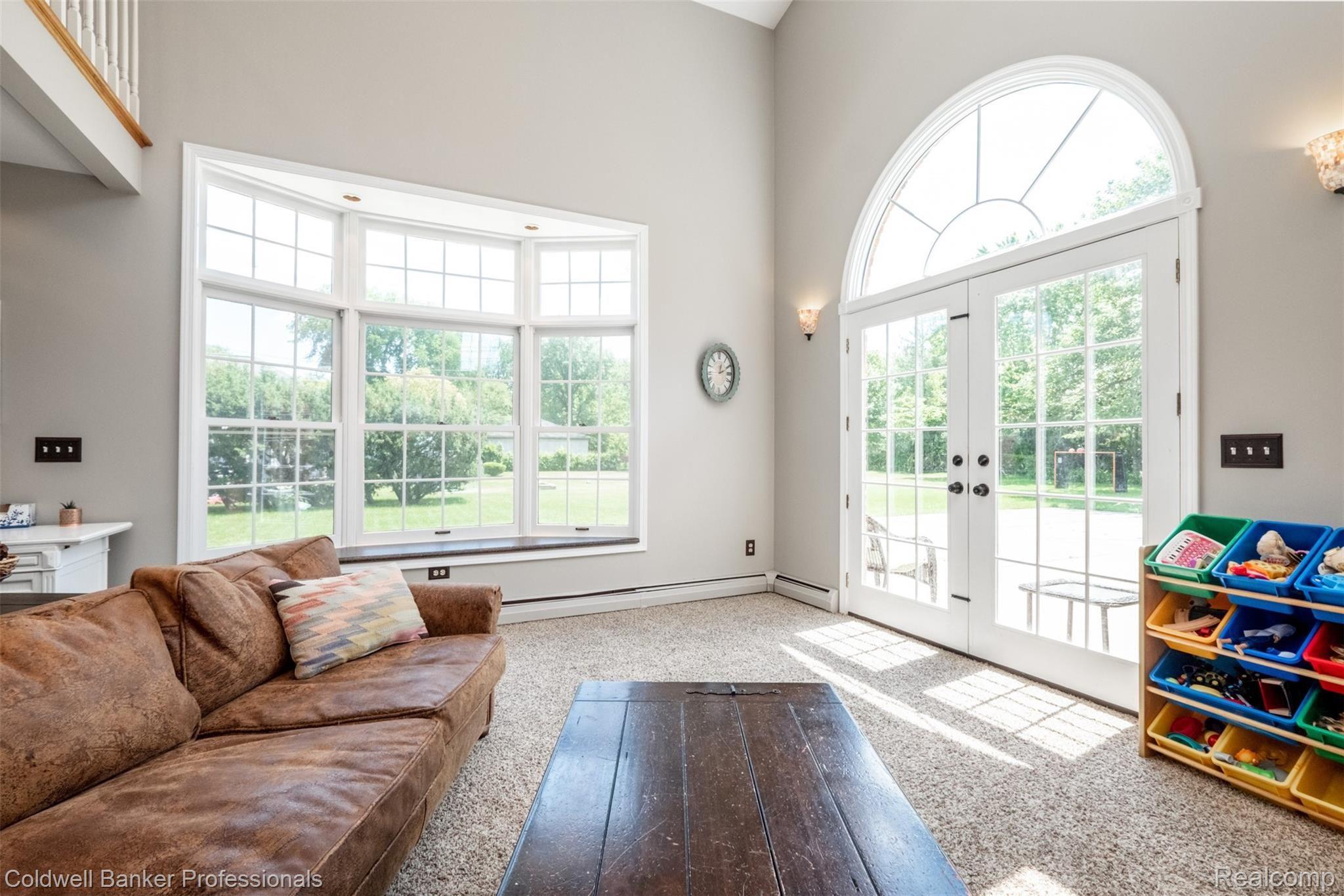 1451 Oxford Road Grosse Pointe, MI 48236 - Photo 15 of 37 Great room