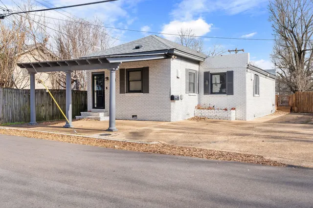 a view of a white house