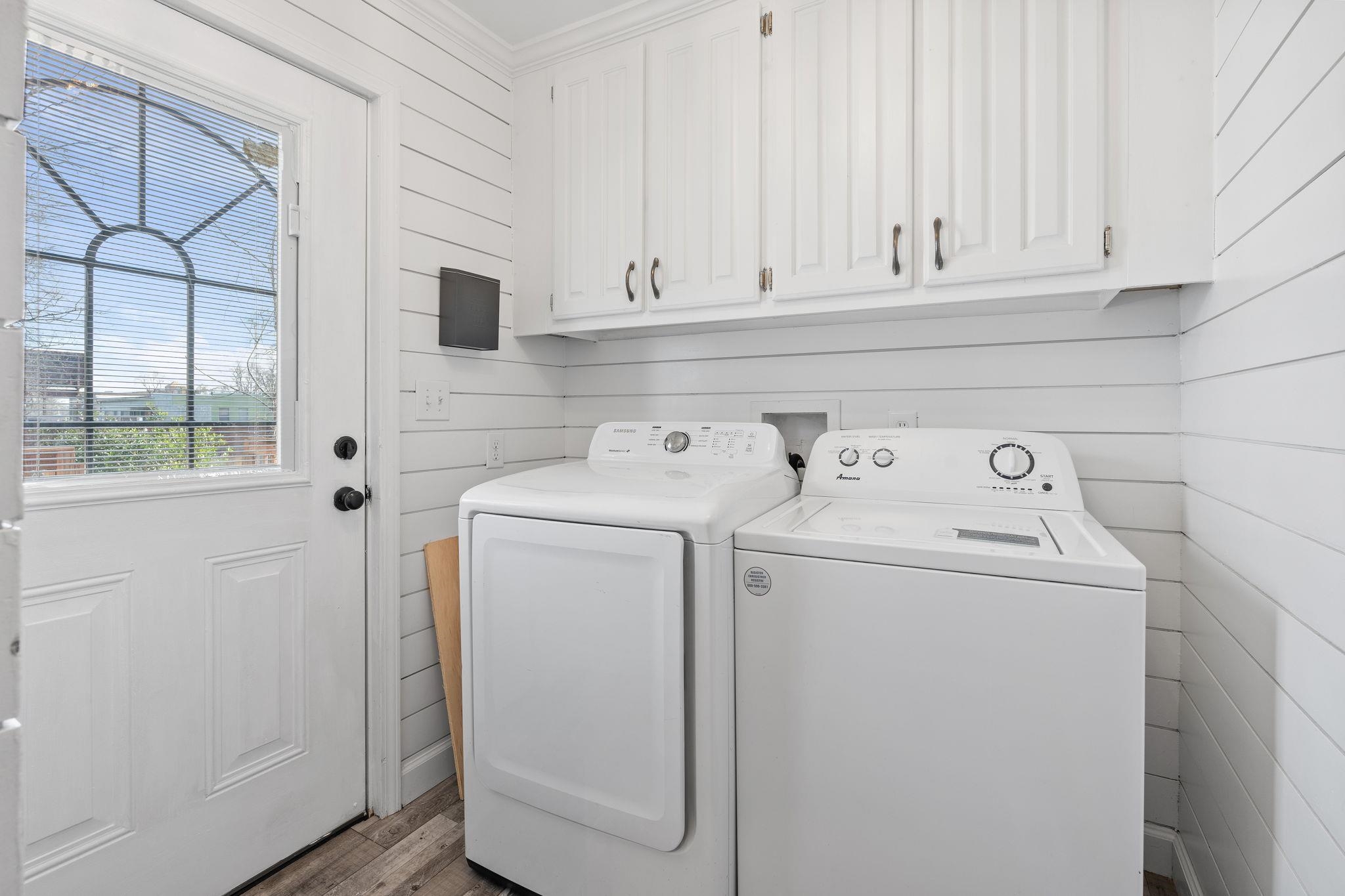 710 Philadelphia Street Memphis, TN 38104 - Photo 17 of 25 a utility room with dryer and washer