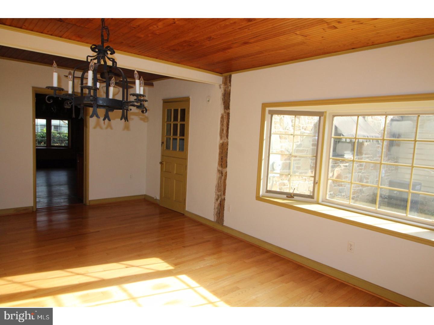 266 Indian Road Newark, DE 19711 - Photo 10 of 25 Sun Room