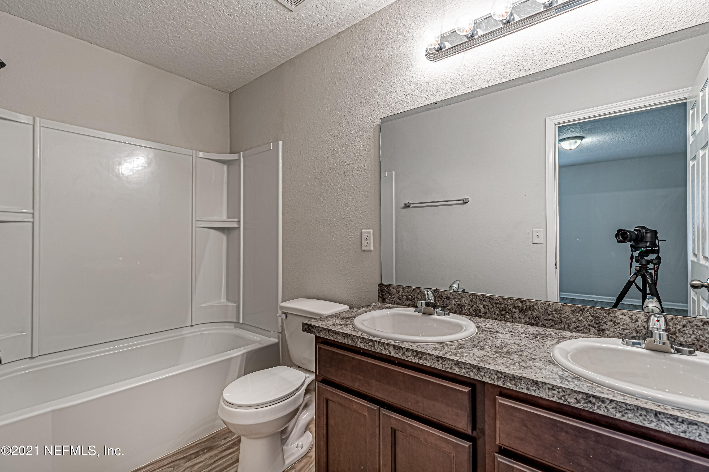 8117 Firetower Road Jacksonville, FL 32210 - Photo 17 of 24 17-Master Bathroom