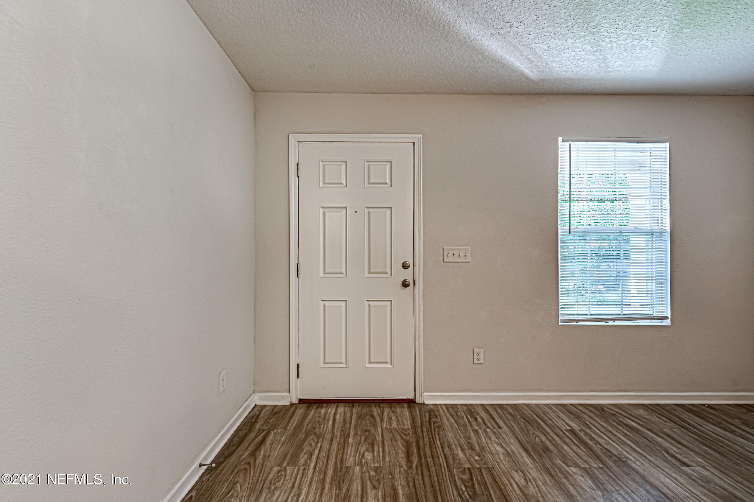 8117 Firetower Road Jacksonville, FL 32210 - Photo 5 of 24 5-Foyer