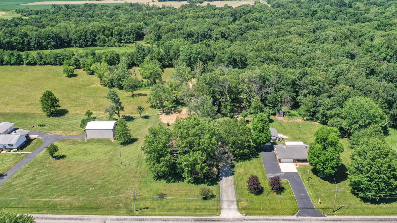 3345 Seiler Road Bethalto, IL 62010 - Photo 3 of 60