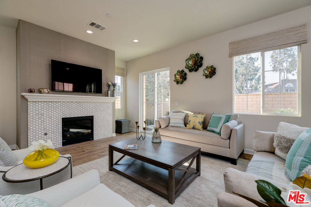 2313 Nicklaus Street, Unit 795 Oxnard, CA 93036 - Photo 2 of 26