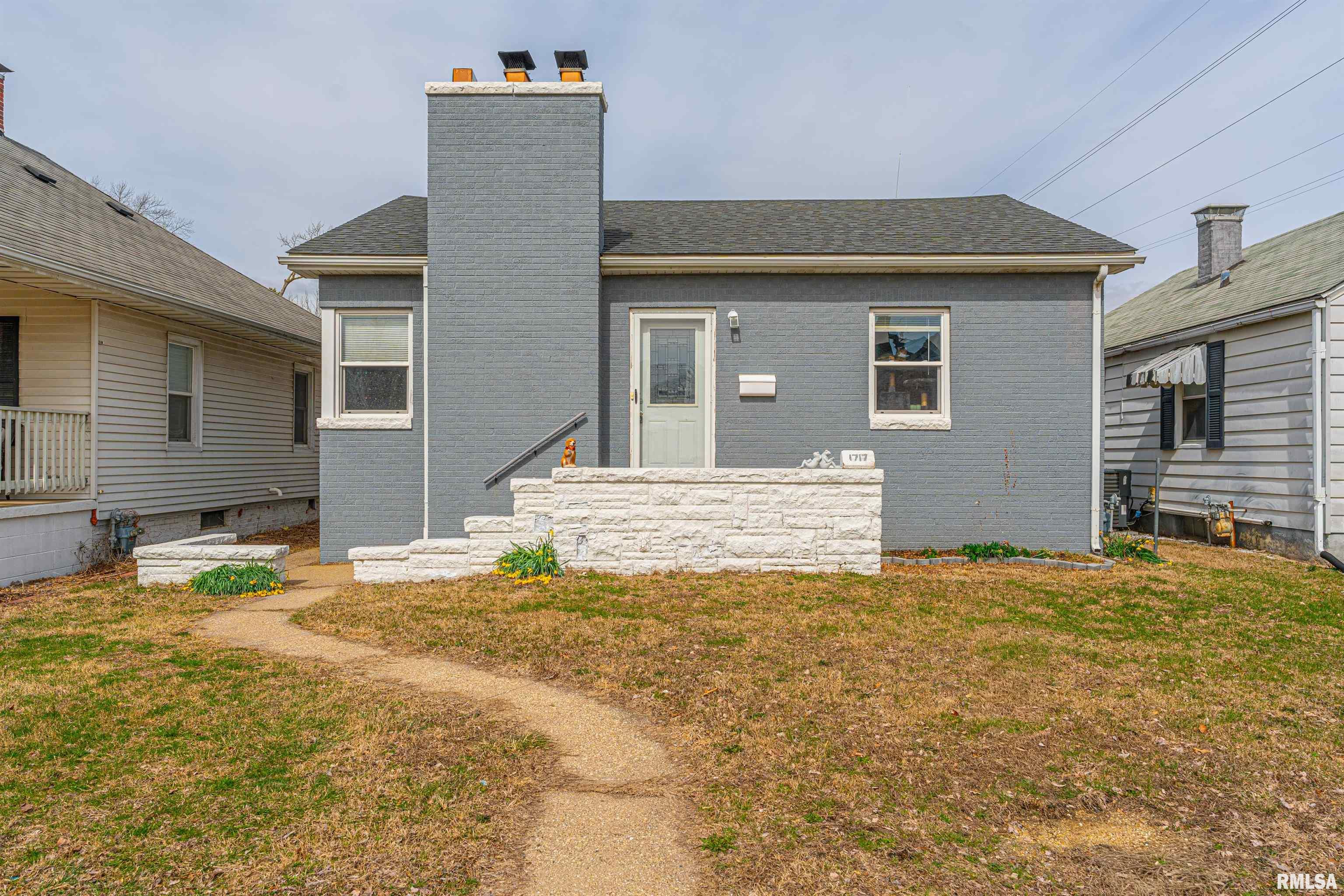 1717 East Keys Avenue Springfield, IL 62702 - Photo 1 of 32