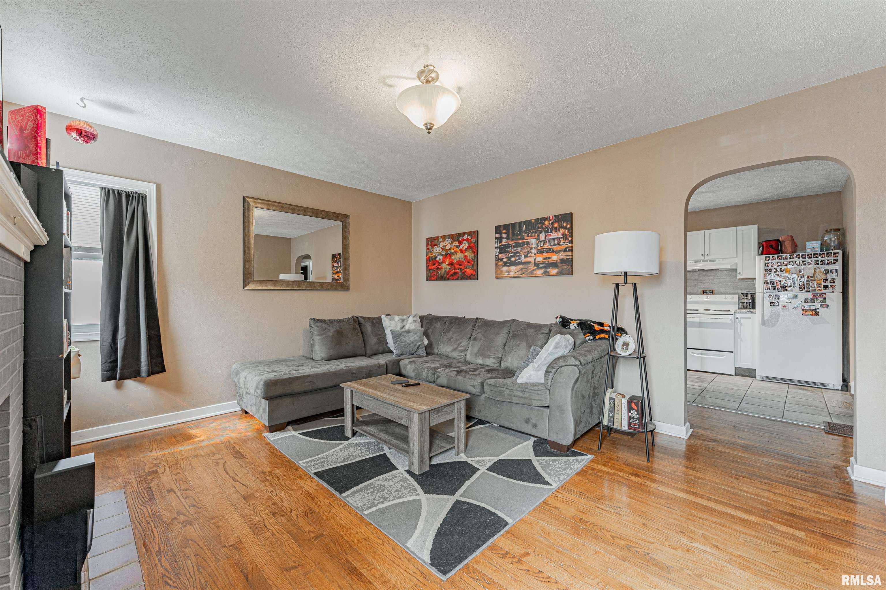 1717 East Keys Avenue Springfield, IL 62702 - Photo 3 of 32