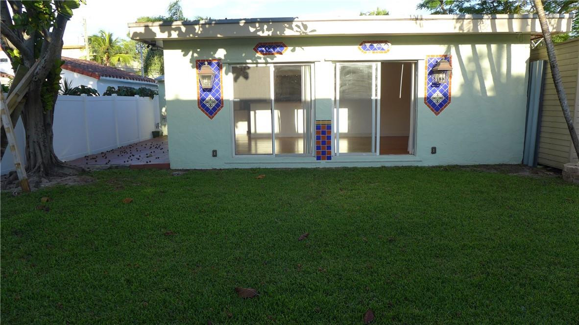 809 North Victoria Park Road Fort Lauderdale, FL 33304 - Photo 20 of 25 a view of outdoor space and garden
