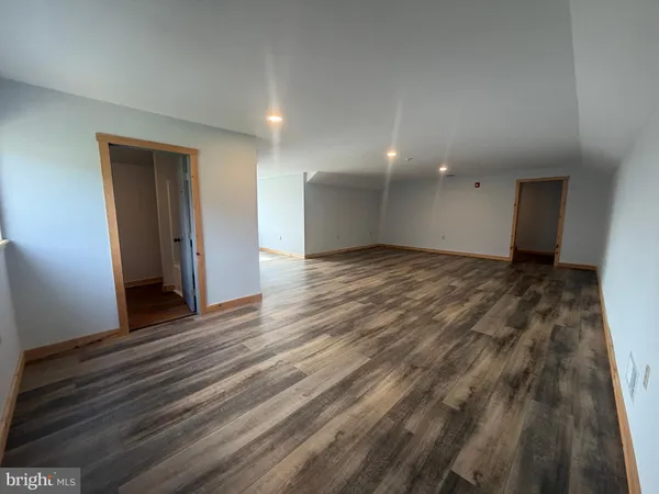 $1,995 | 992 Buck Heights Road, Quarryville, PA 17566