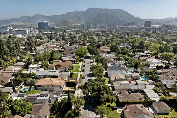 $8,500 | 406 North Fairview Street, Burbank, CA 91505