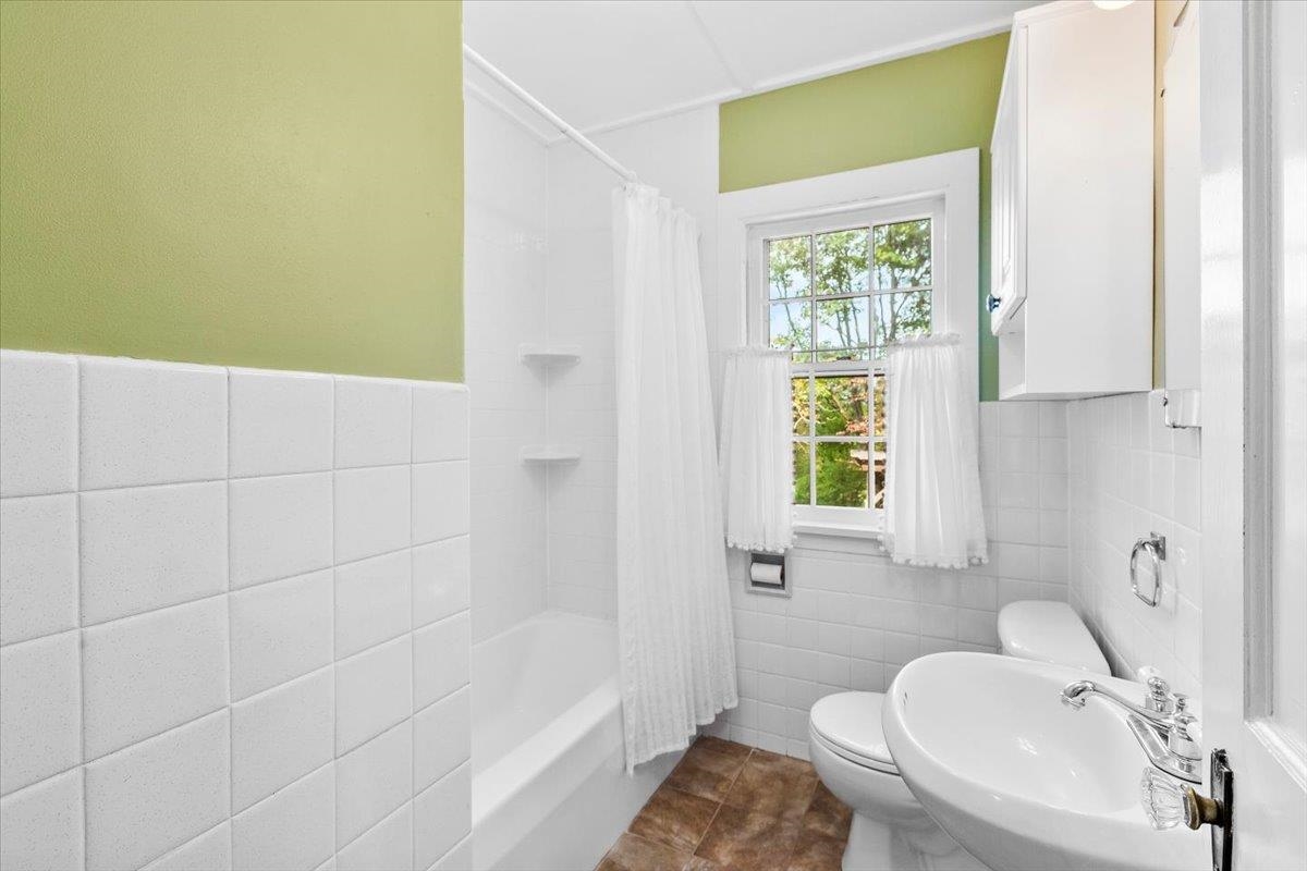 26 College Road Bennington, VT 05257 - Photo 14 of 29