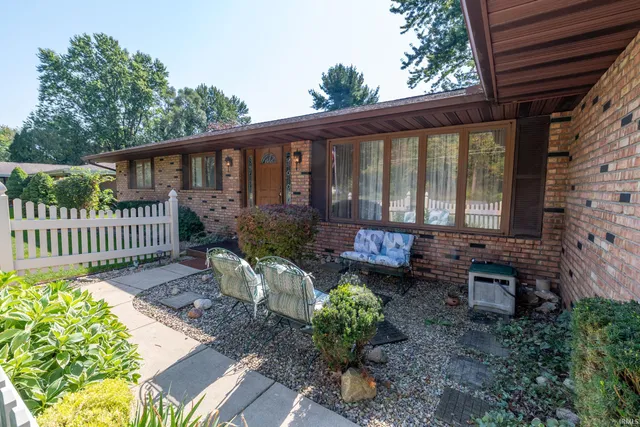 $292,900 | 12909 Tyler Road, Lakeville, IN 46536