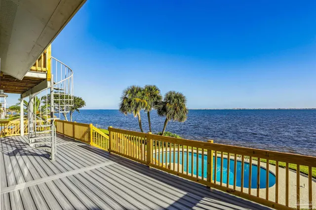 $2,400,000 | 2653 Del Mar Drive, Gulf Breeze, FL 32563