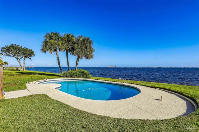 $2,400,000 | 2653 Del Mar Drive, Gulf Breeze, FL 32563