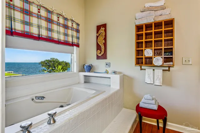 $2,400,000 | 2653 Del Mar Drive, Gulf Breeze, FL 32563