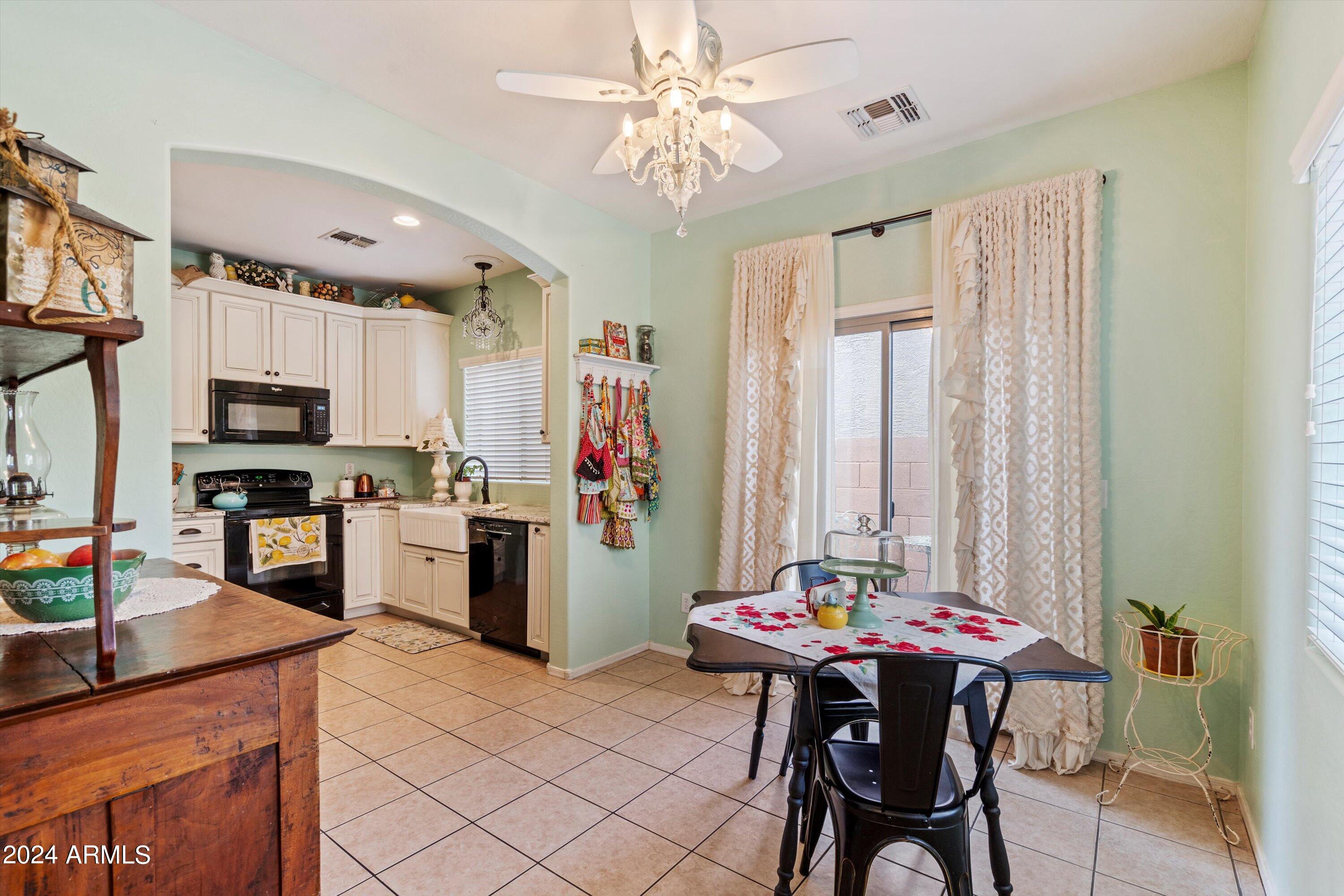 431 North Ranger Trail Gilbert, AZ 85234 - Photo 6 of 38 06-Entrance to Dining Area