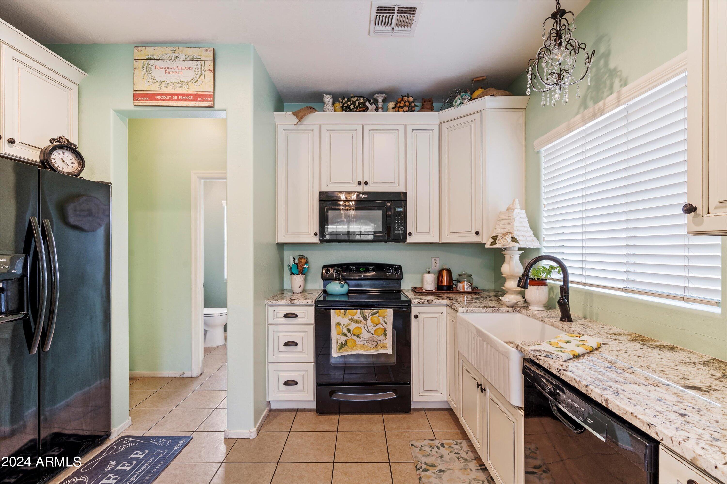 431 North Ranger Trail Gilbert, AZ 85234 - Photo 8 of 38 08-Kitchen