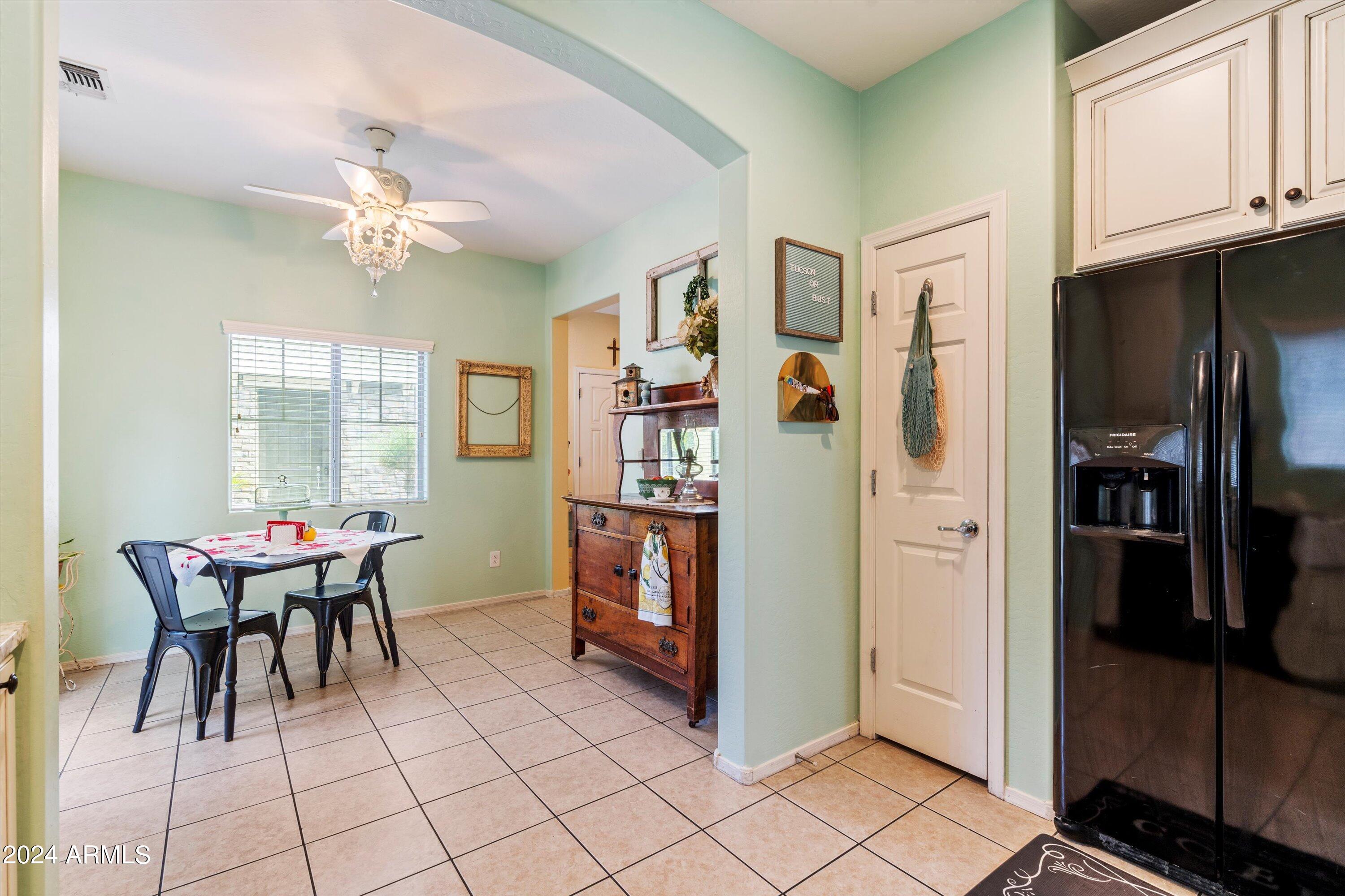 431 North Ranger Trail Gilbert, AZ 85234 - Photo 10 of 38 10-Kitchen to Dining