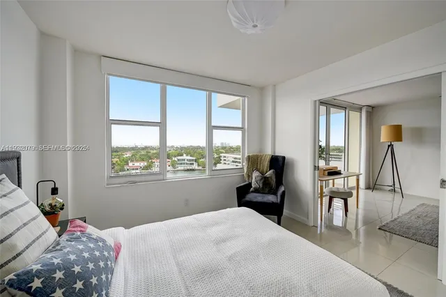 $4,750 | 5600 Collins Avenue, Unit 9M, Miami Beach, FL 33140