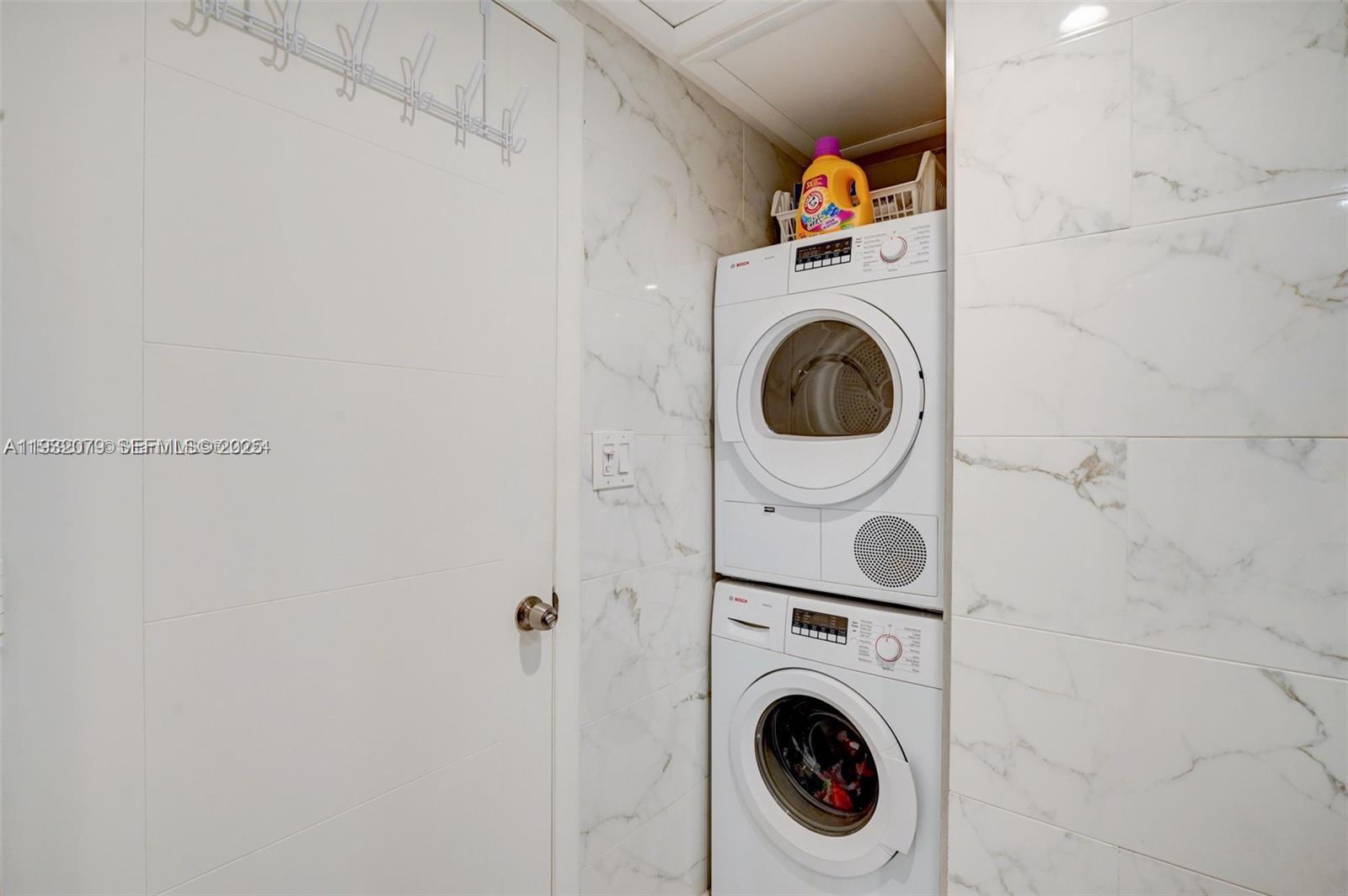 5600 Collins Avenue, Unit 9M Miami Beach, FL 33140 - Photo 19 of 26