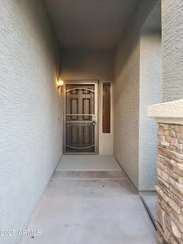 a view of empty room with washer and dryer