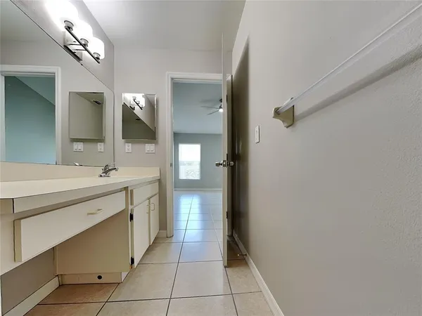 $1,999 | Undisclosed Address, Valrico, FL 33594