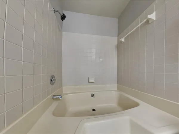 $1,999 | Undisclosed Address, Valrico, FL 33594
