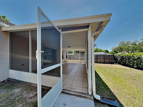 $1,999 | Undisclosed Address, Valrico, FL 33594