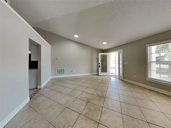 $1,999 | Undisclosed Address, Valrico, FL 33594